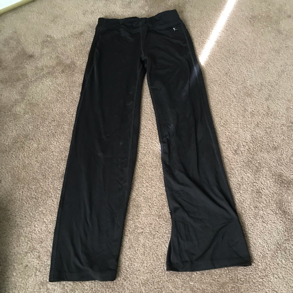 Athletic black yoga pants